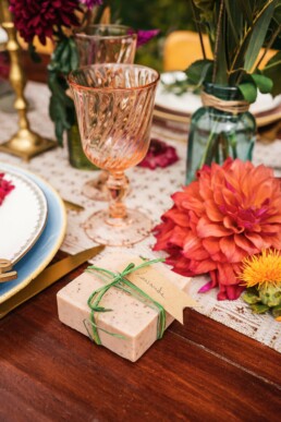 Table mariage coloré