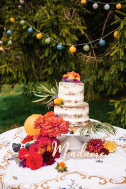 Mariage gâteau coloré